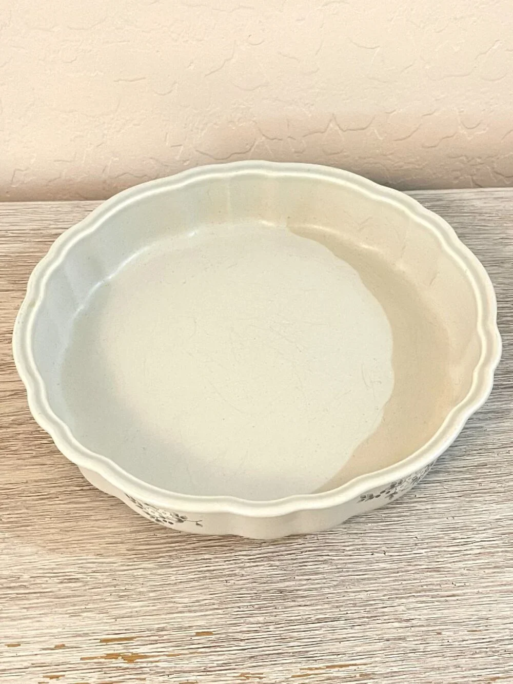 Pfaltzgraff Heirloom Baking Dish Scalloped Tart Quiche Pie Gray White Flowers